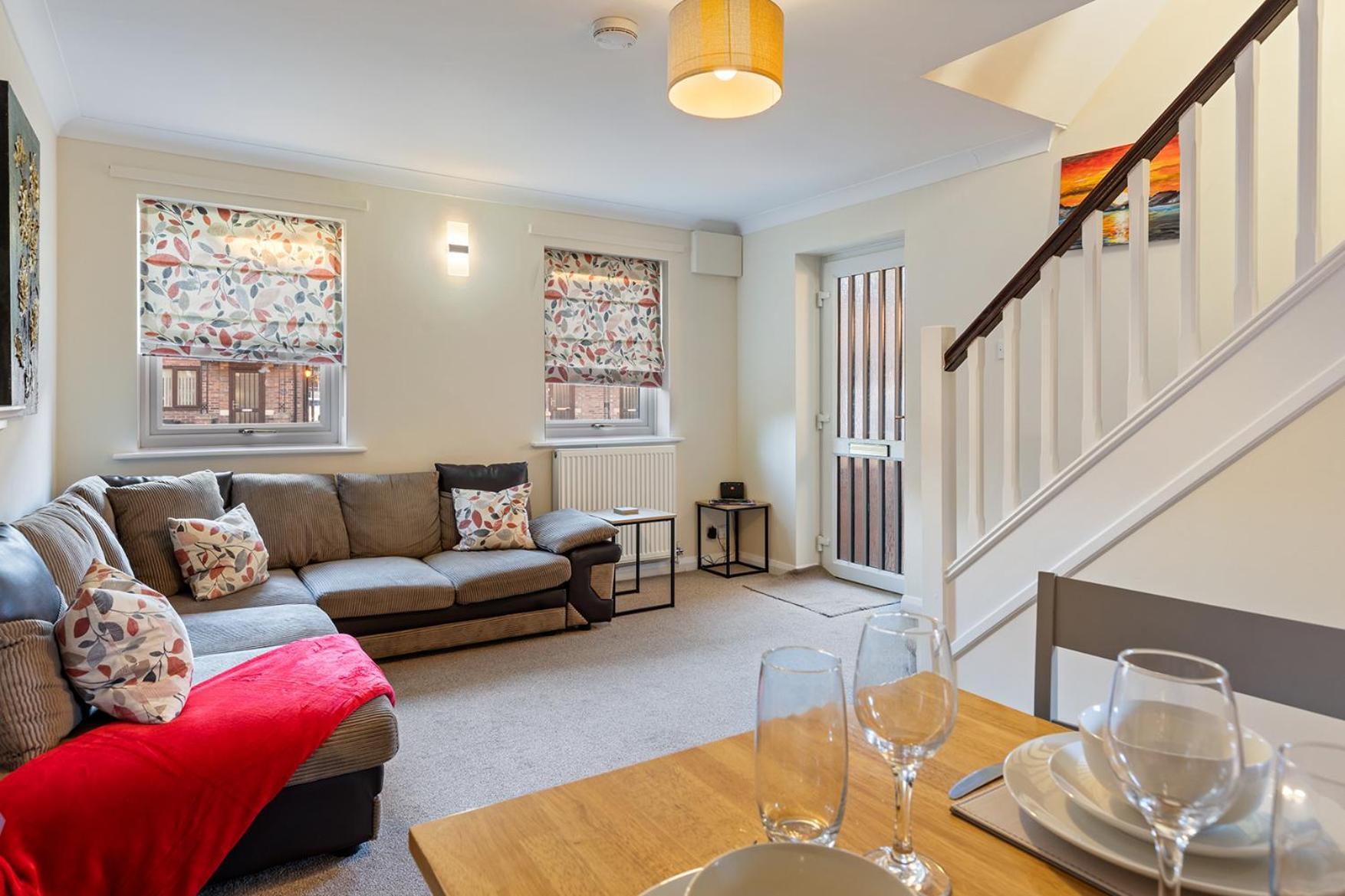 Pass The Keys Central Townhouse With Free Parking York Exterior photo